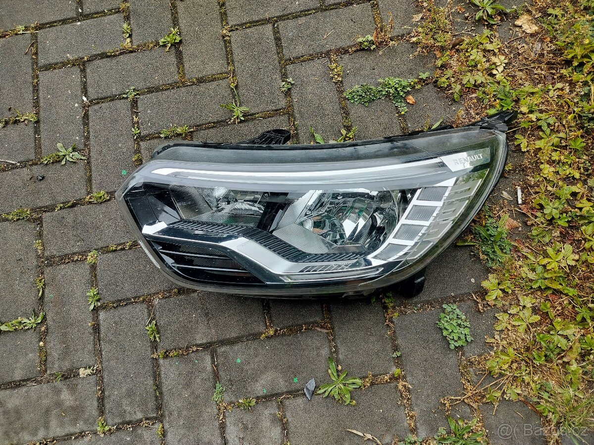 Renault Express levé přední světlo