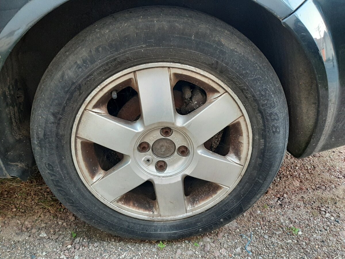 kola 205/60 R16 Grand Scenic