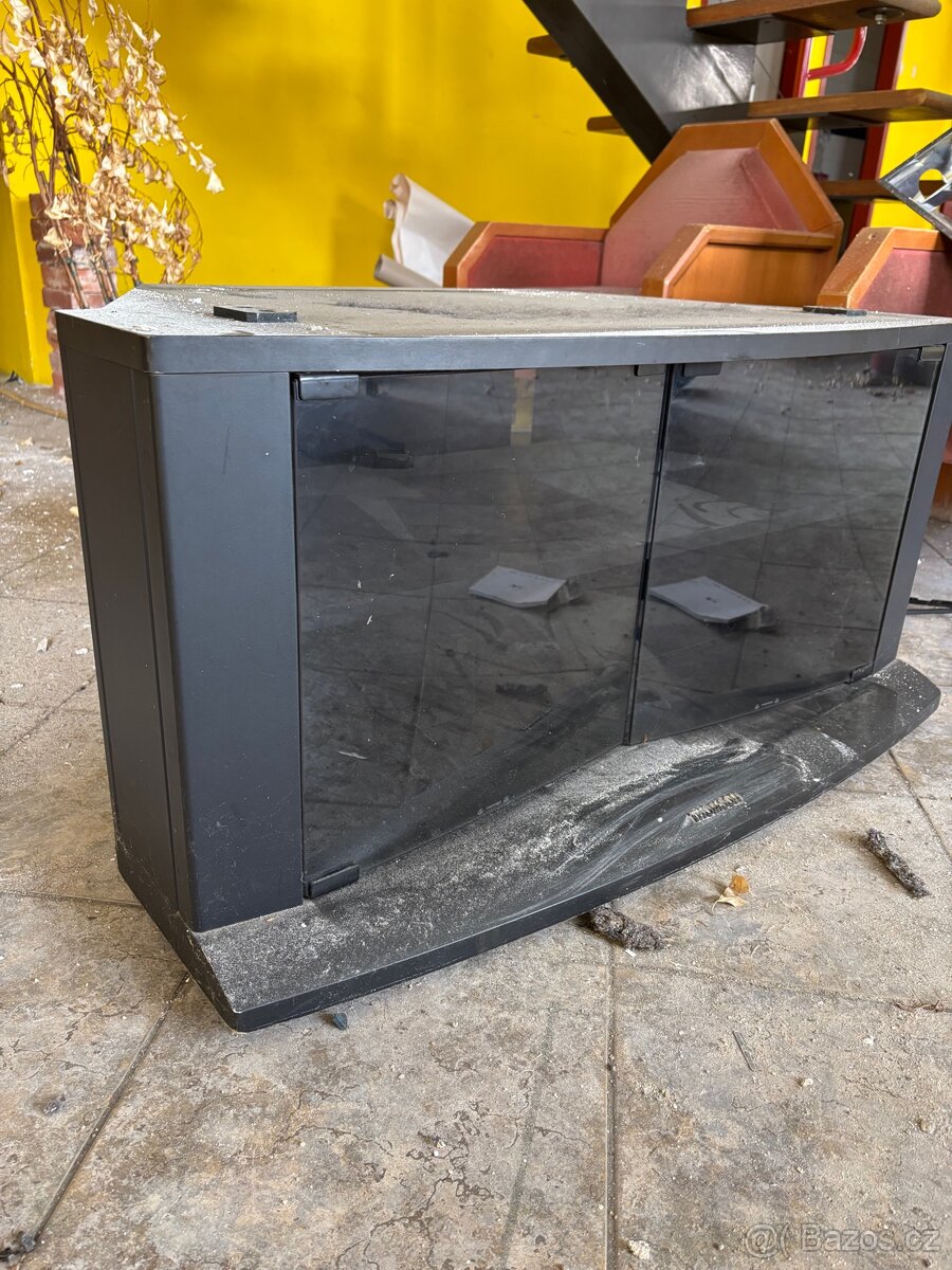 Starý TV stolek