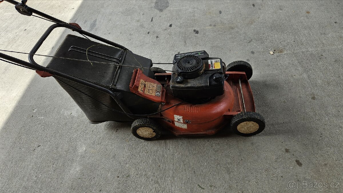 Benzínová sekačka Husqvarna