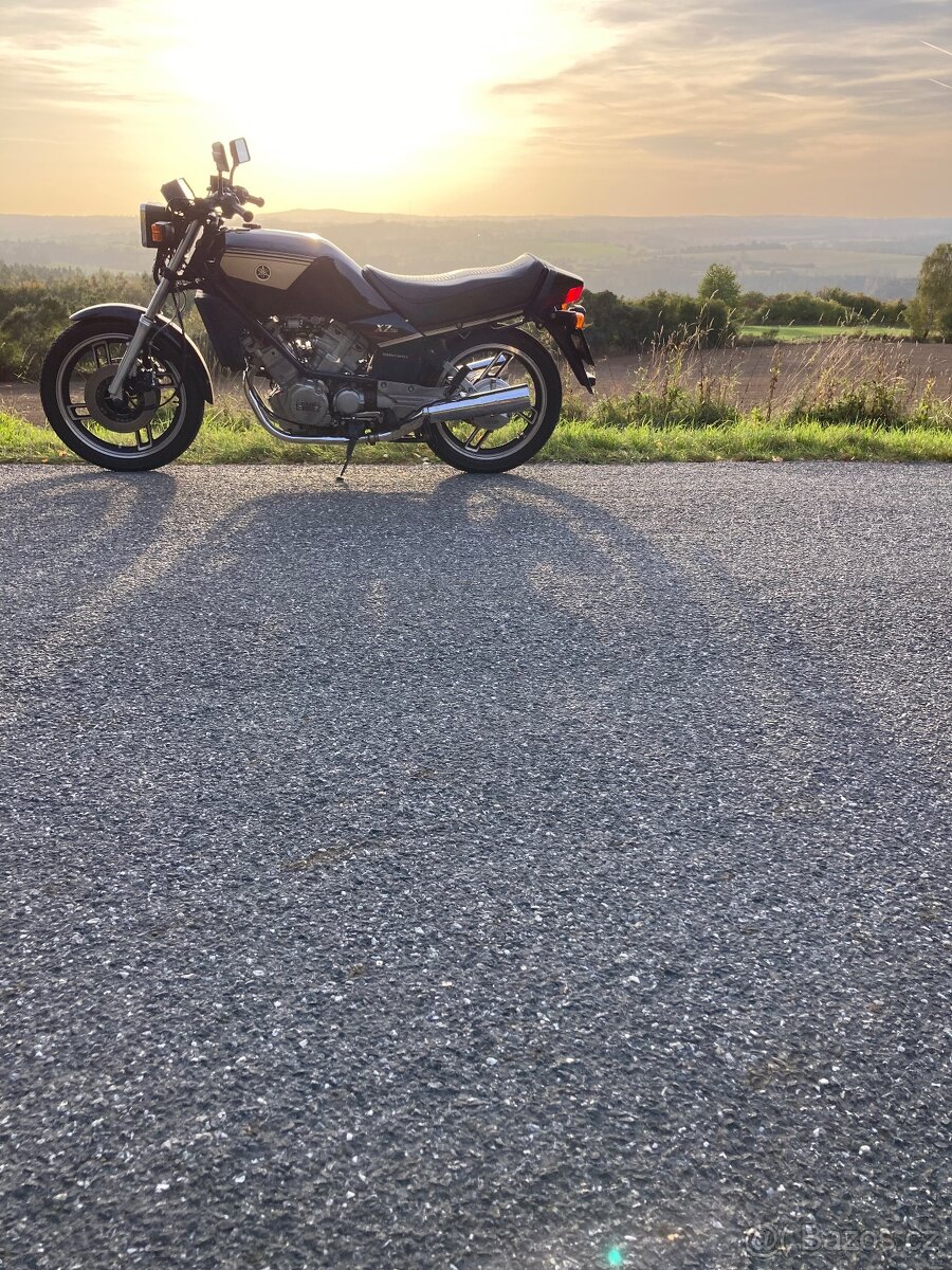 Yamaha xz 550
