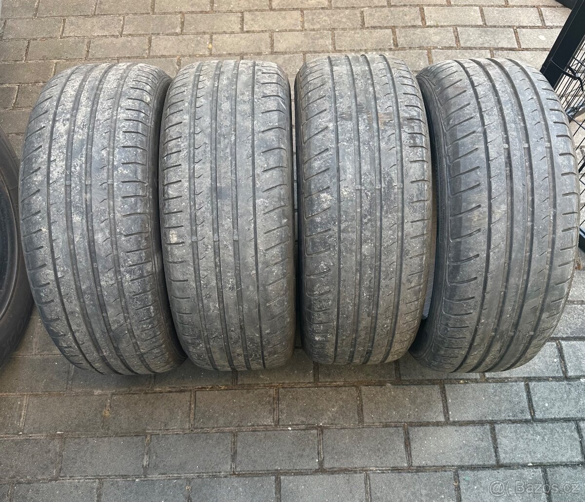 Použité letní pneu: 205/55/R16 - 4 kusy