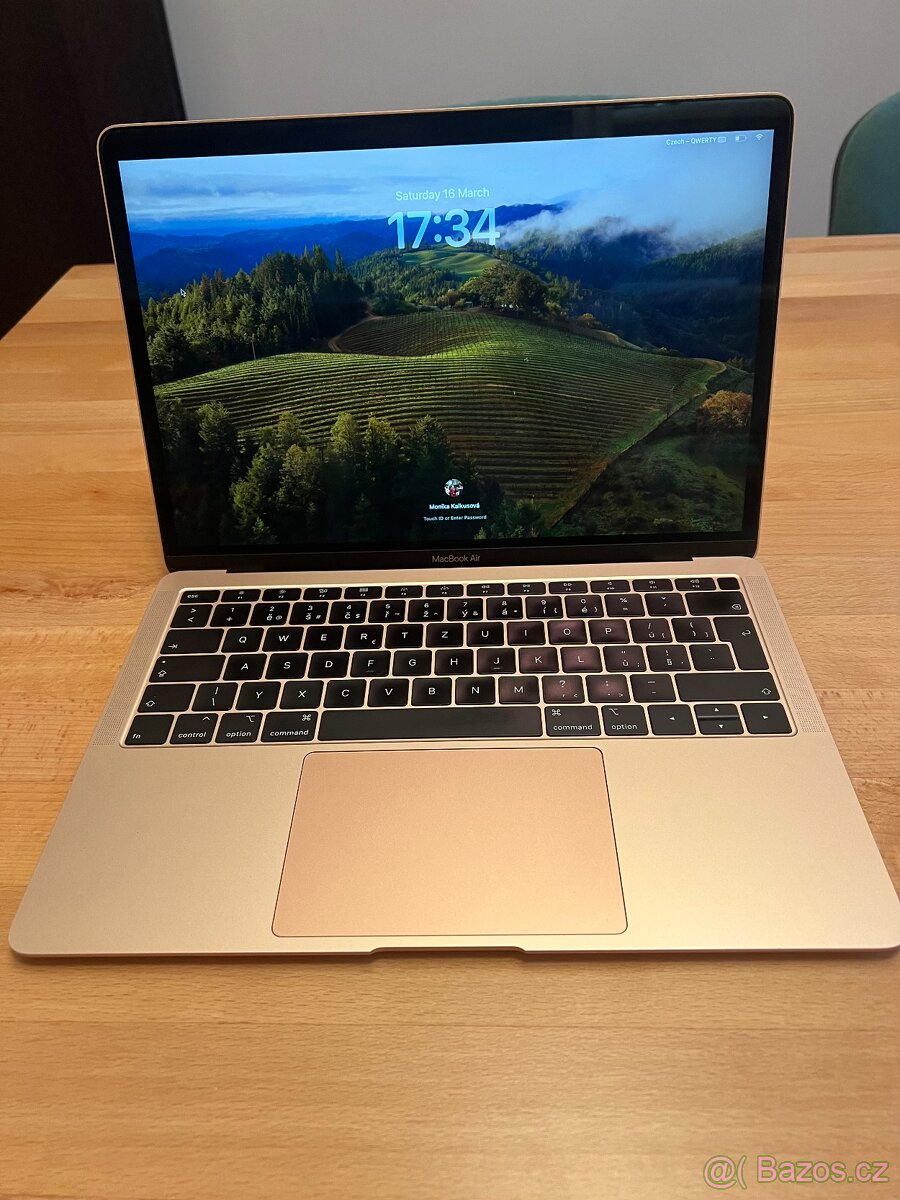 Prodám Apple MacBook Air 13" 2019, 8GB/Intel Core i5/128GB