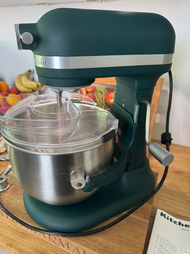Kuchyňský robot KitchenAid Artisan – jako nový
