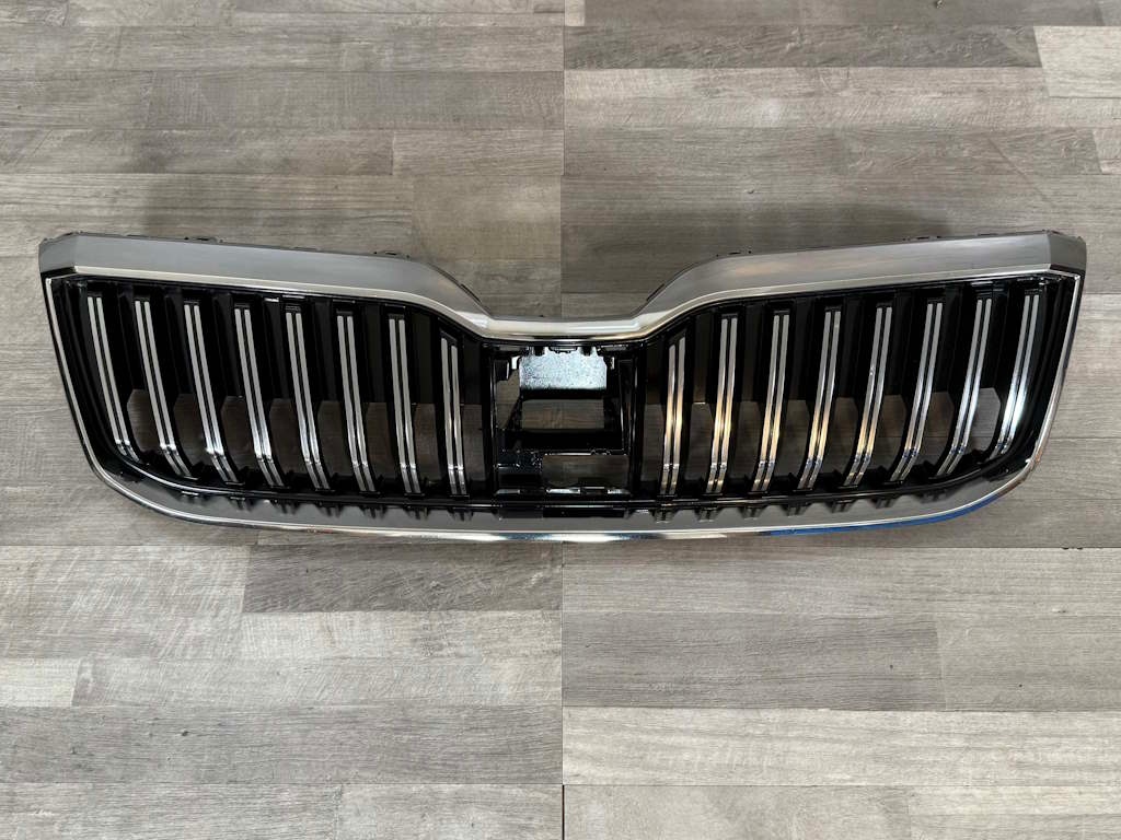 ŠKODA SUPERB 3 19-23 FACELIFT - maska - 3V0853653G