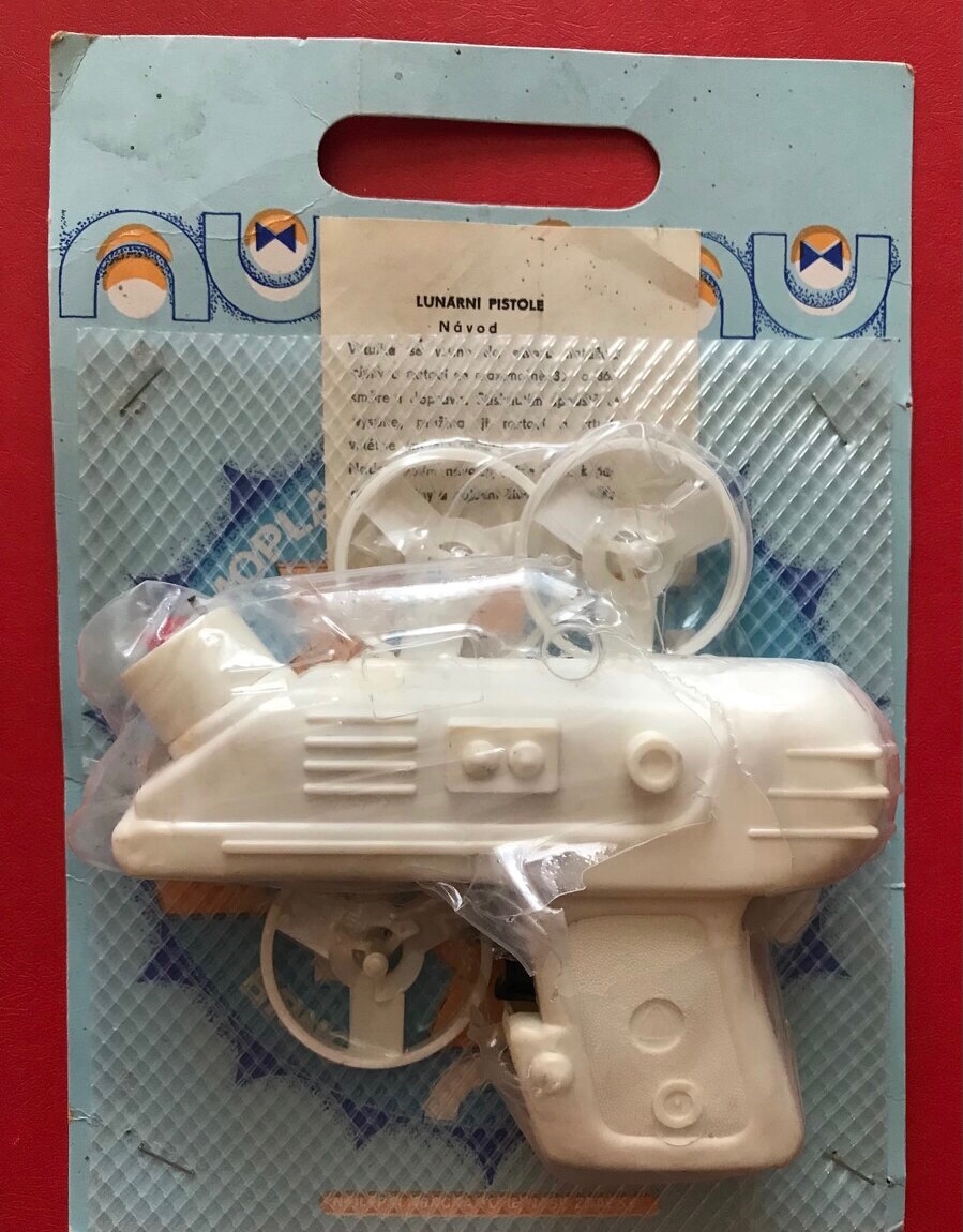 Lunární pistole - CHEMOPLAST Brno Retro hračky