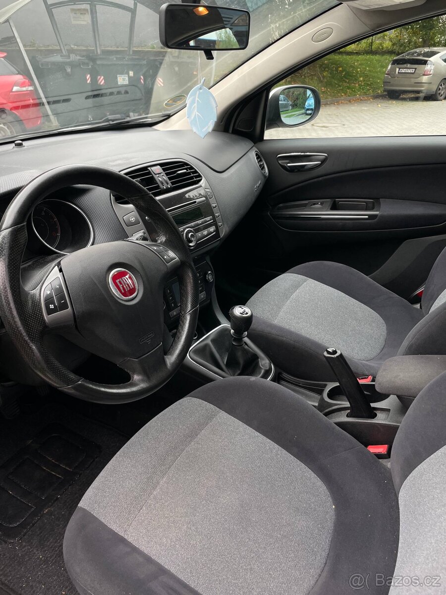 Fiat Bravo 1.6 Multijet, 2008, pojízdné, nutná oprava