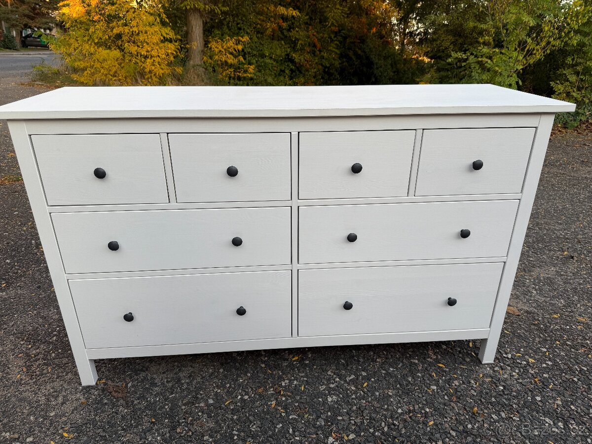 IKEA Hemnes komoda s 8 zásuvkami - bíl. mořidlo