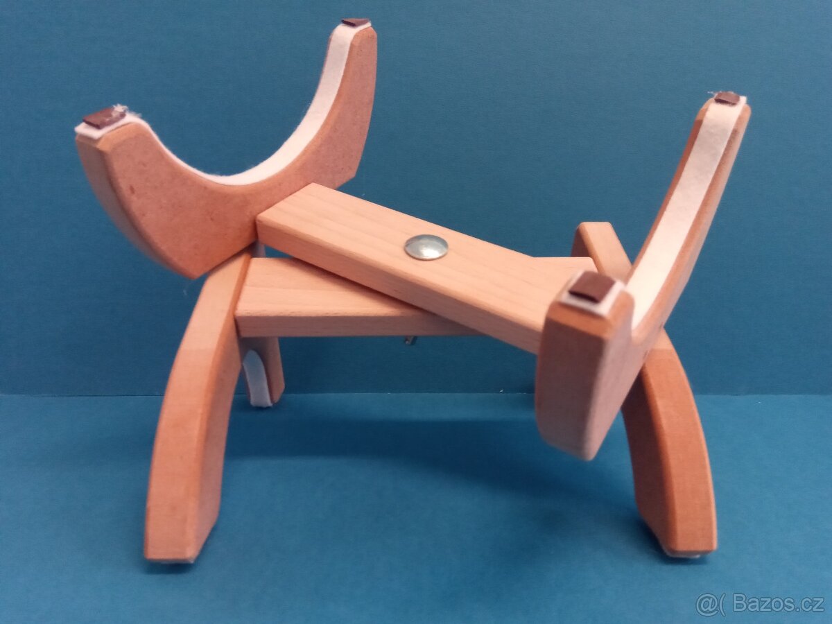 STOJÁNEK NA PALIČKOVÁNÍ - CESTOVNÍ