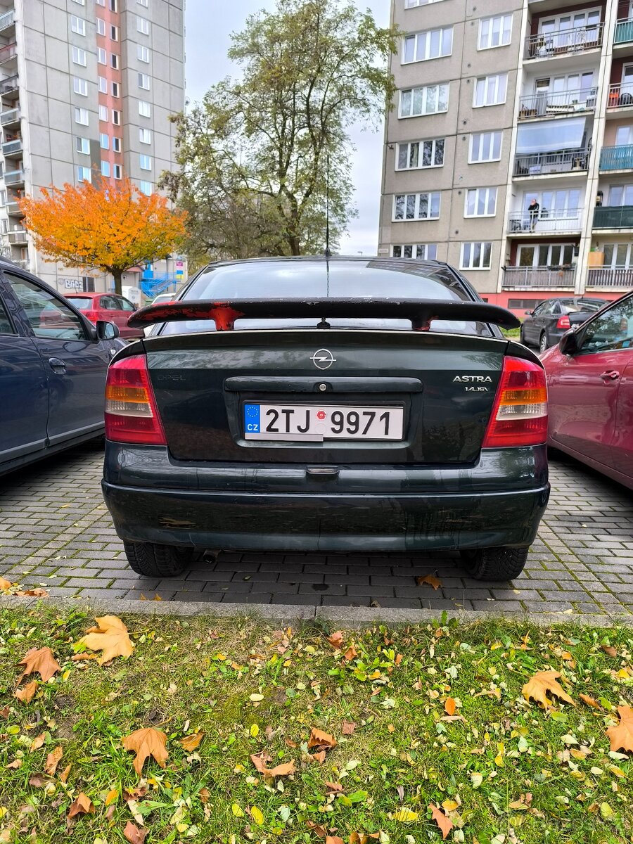 Opel Astra 1.4 benzín