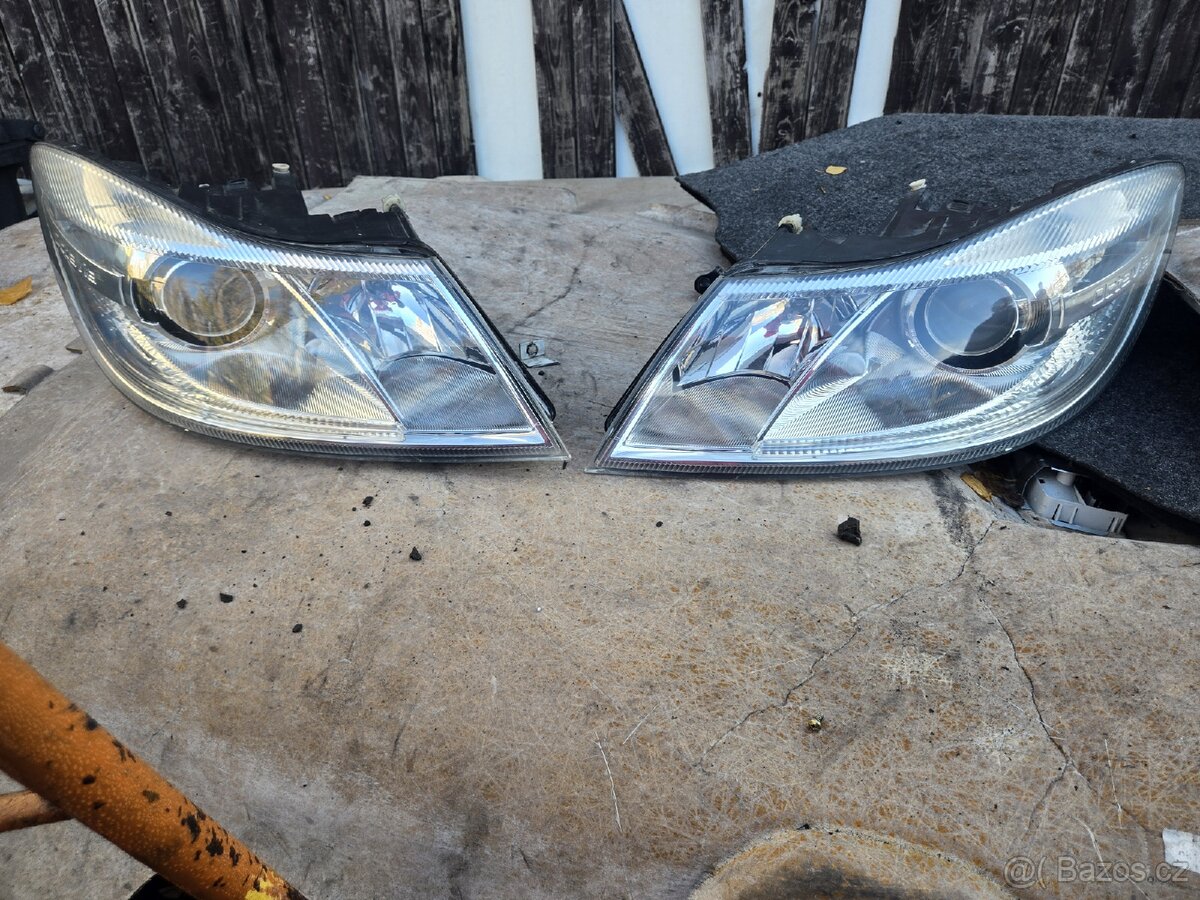 SKODA OCTAVIA 2 FACELIFT XENONY