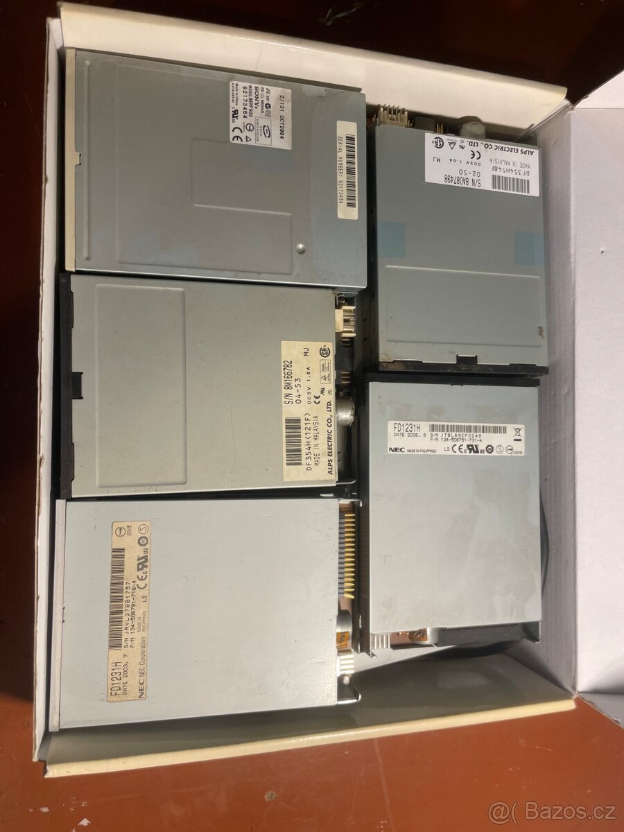 Disketové mechaniky 3,5" – plně funkční