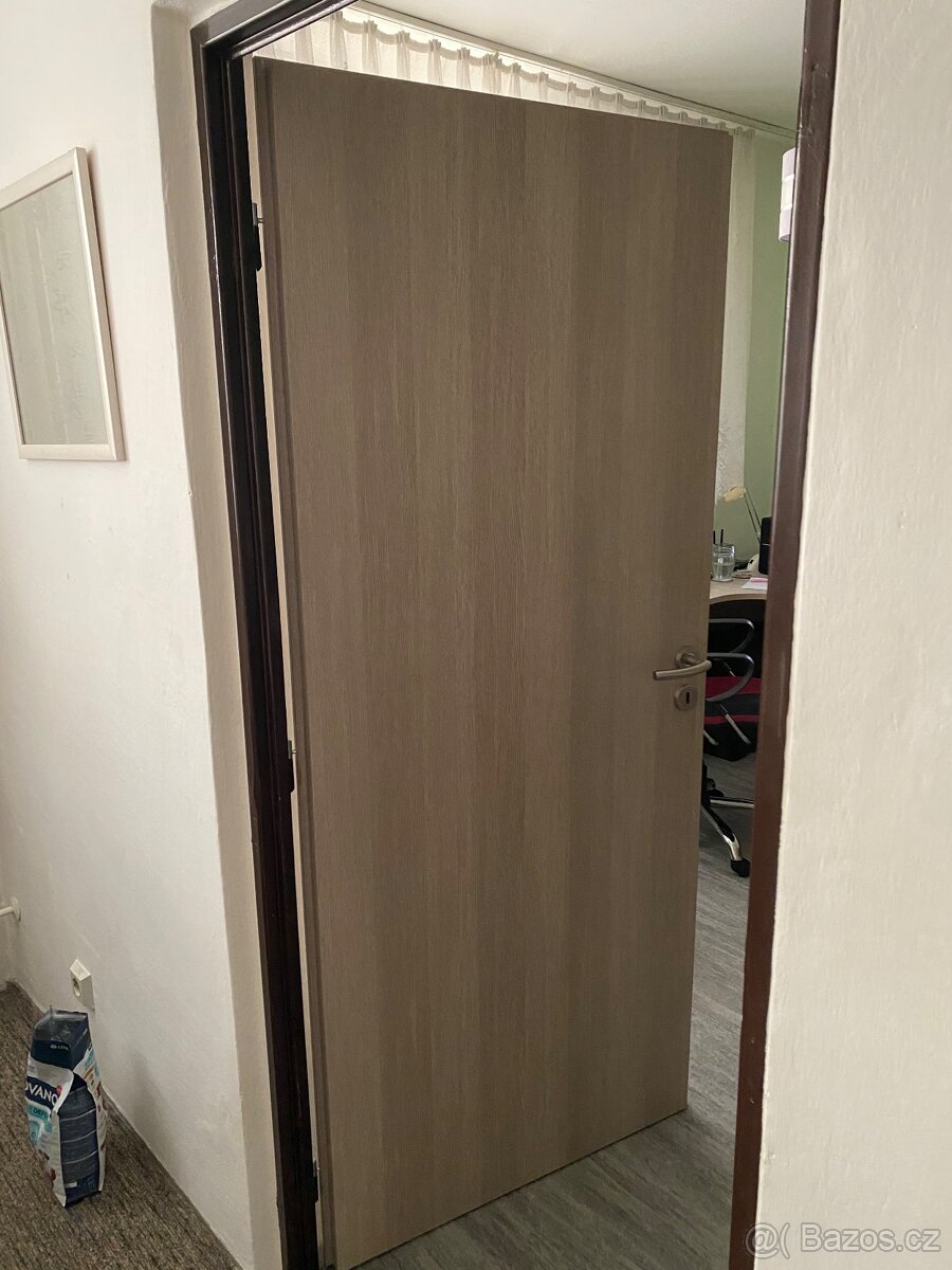 Prodám dveře dub sononoma