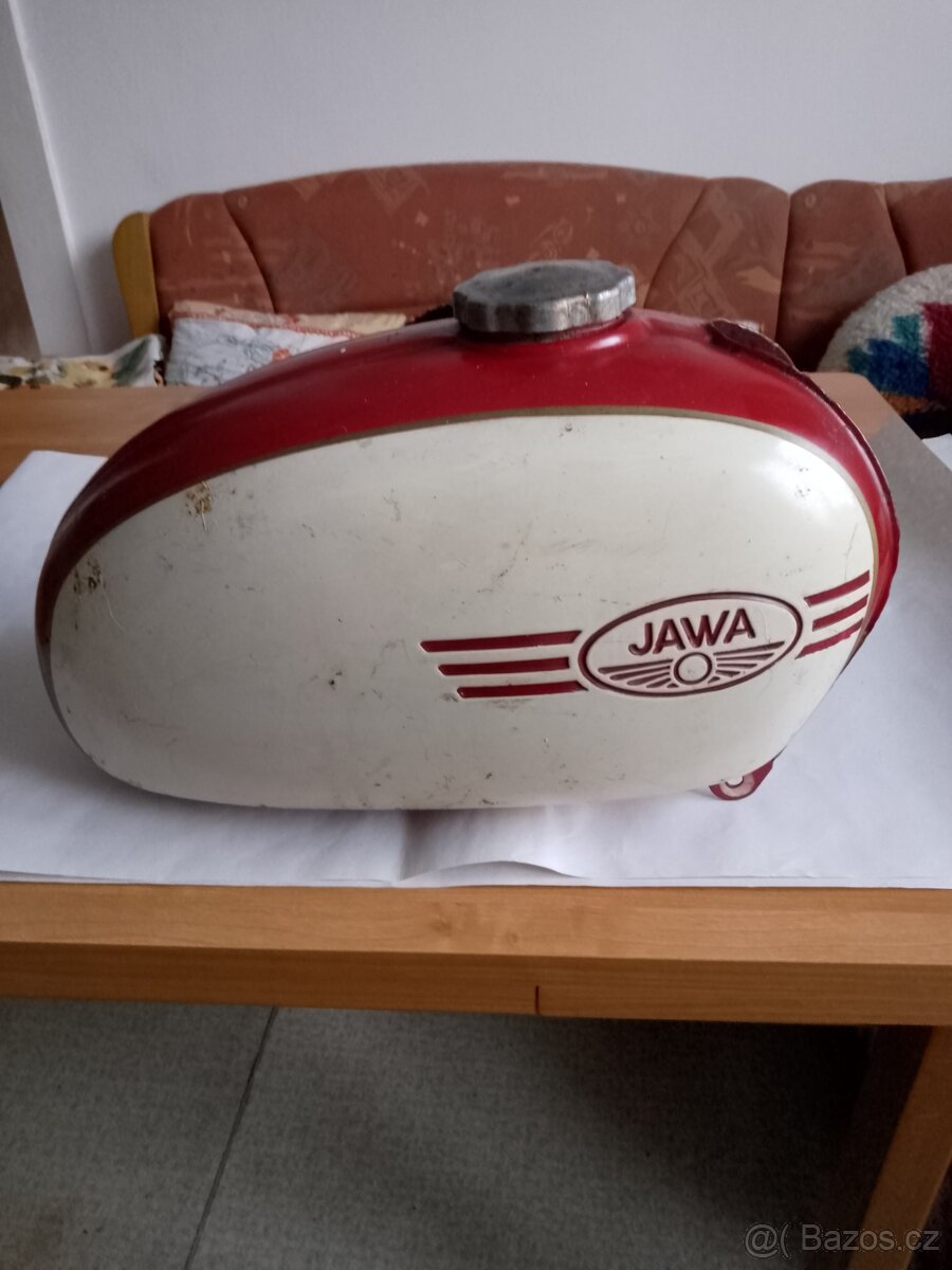 Nádrž na motorku Jawa