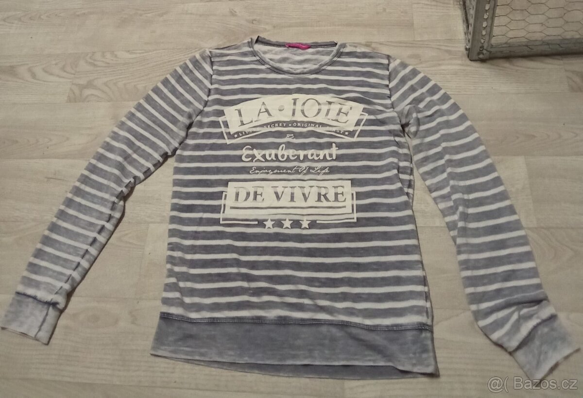 Značkové triko s dlouhým rukávem