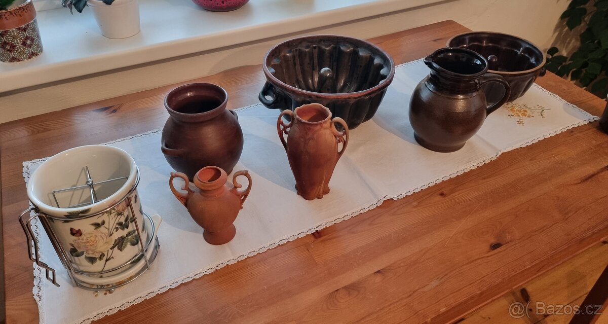 Forma na bábovku, vázy, džbán, odkapavač