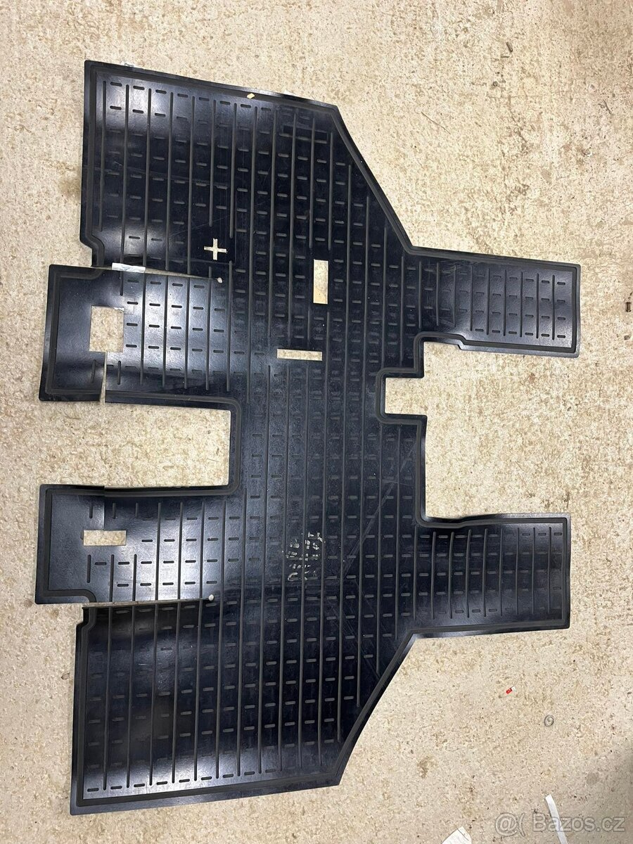 Gumová rohož zetor 8011-16145 8211-16245 ZTS