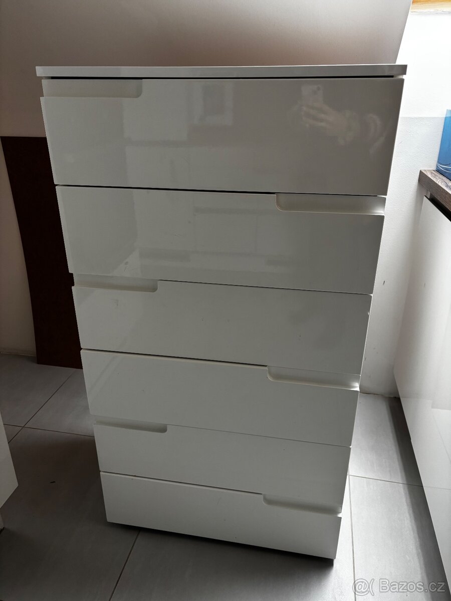 Komoda ikea MALM bily lesk