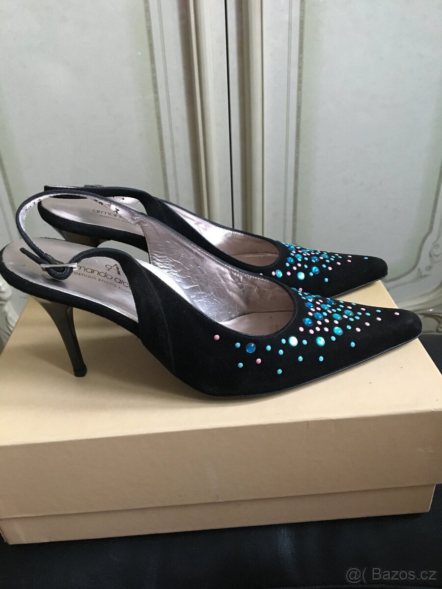 Nové italské semišové lodičky vel.38