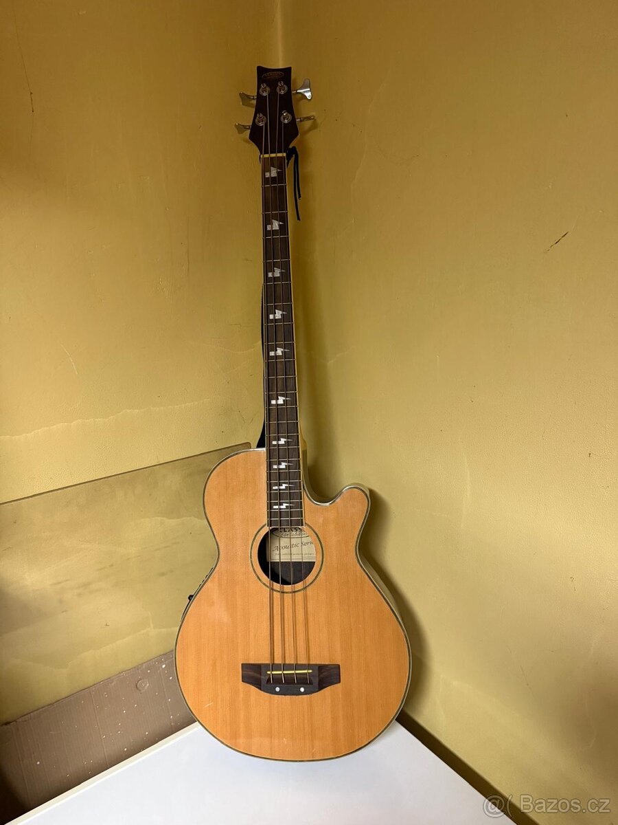 akustickou basovou kytaru od značky Classic Cantabíe AB40