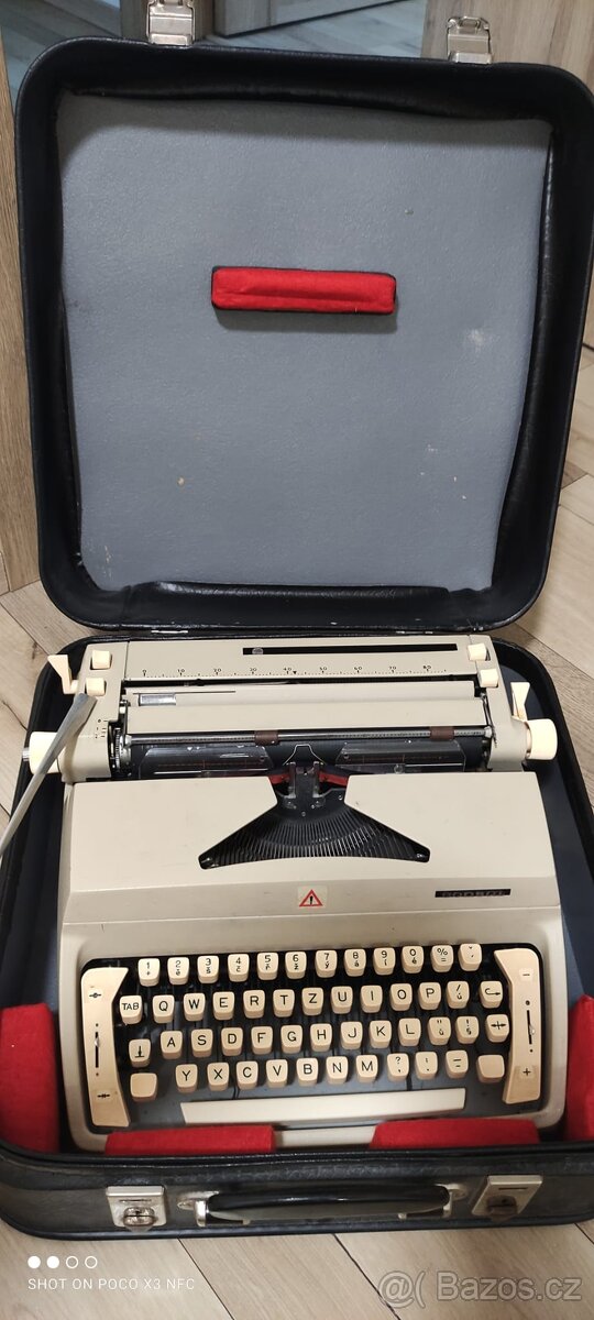 Psací stroj Consul