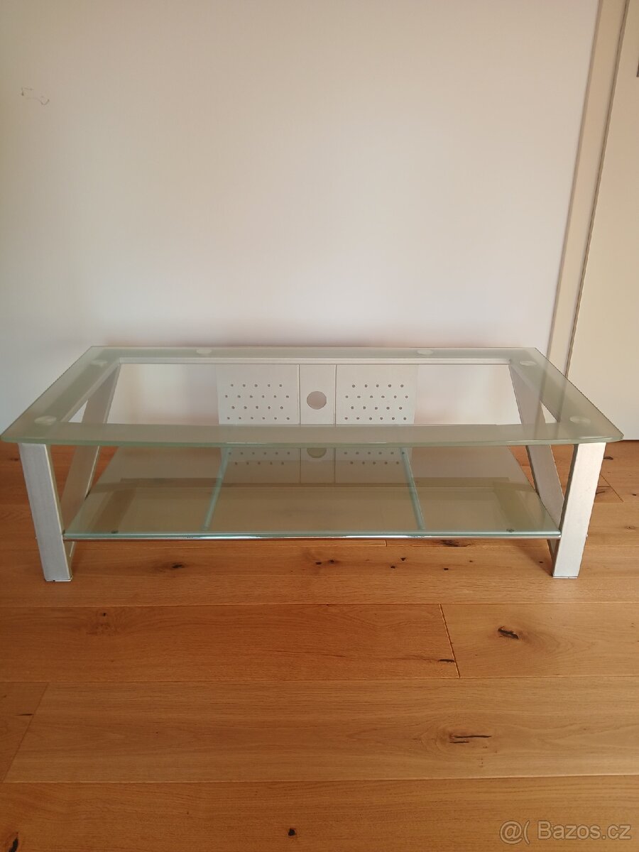 Stolek pod televizi skleněný