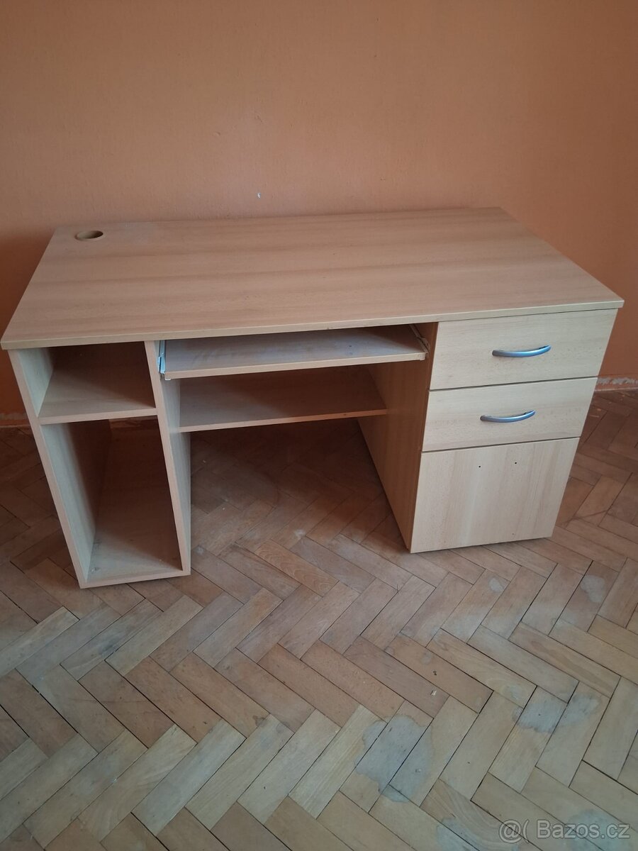 Psací stůl