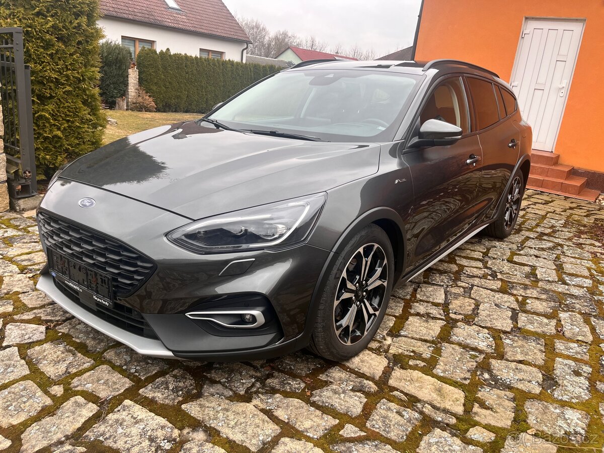 Ford Focus Active X 1.5 88kW LED Navigace Kamera Temp