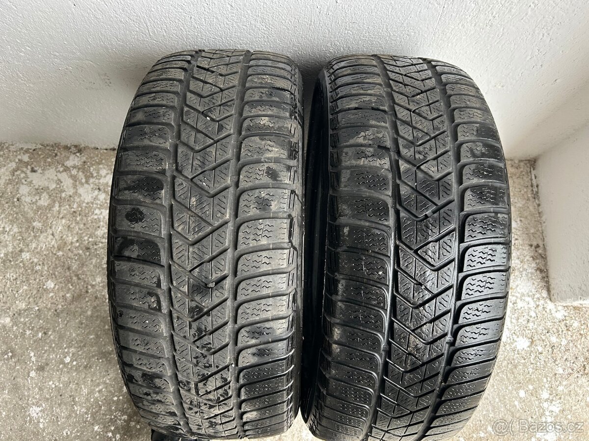 Zimní pneu 225/50/17 Pirelli