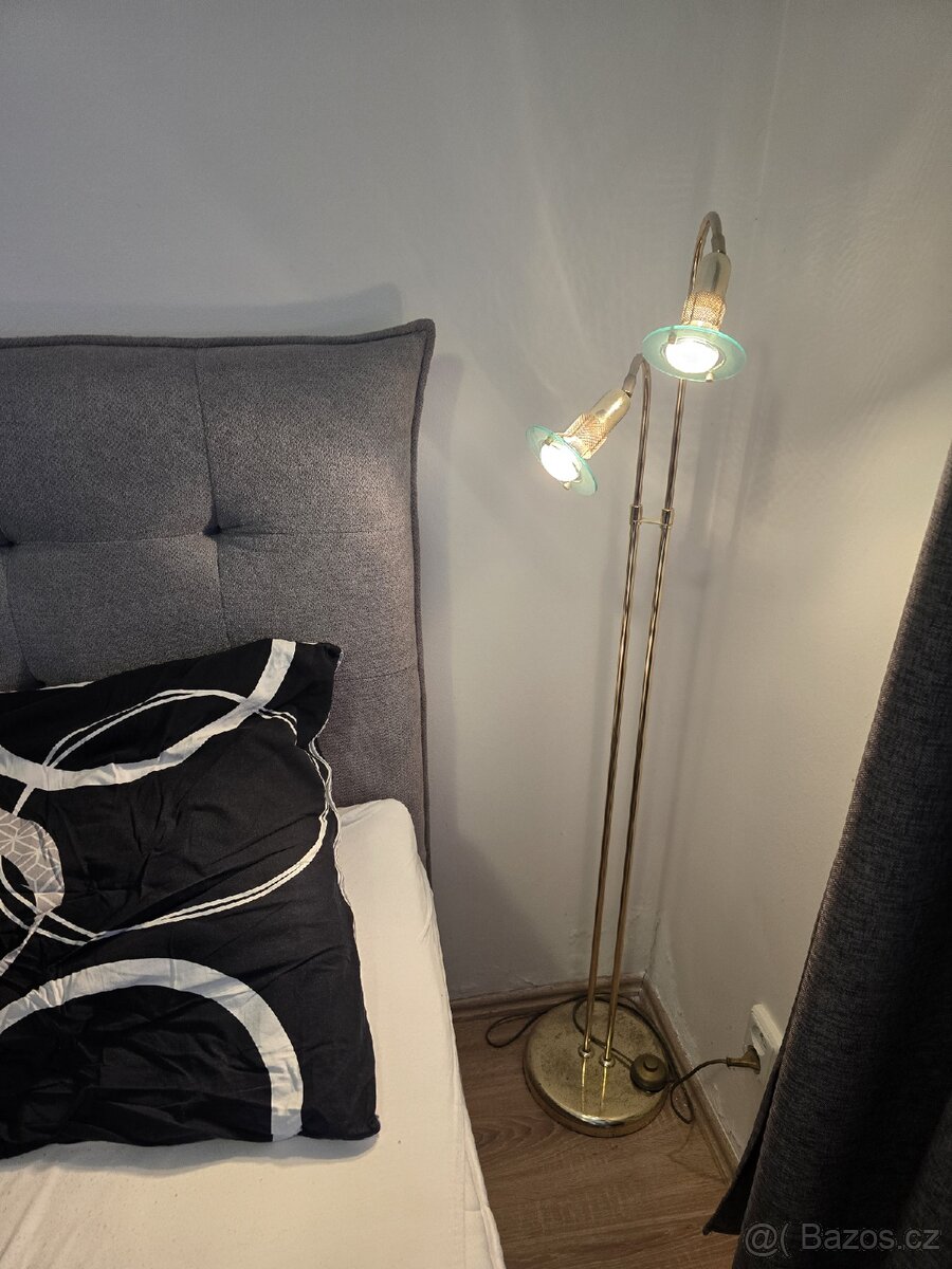 Stojací lampa za odvoz