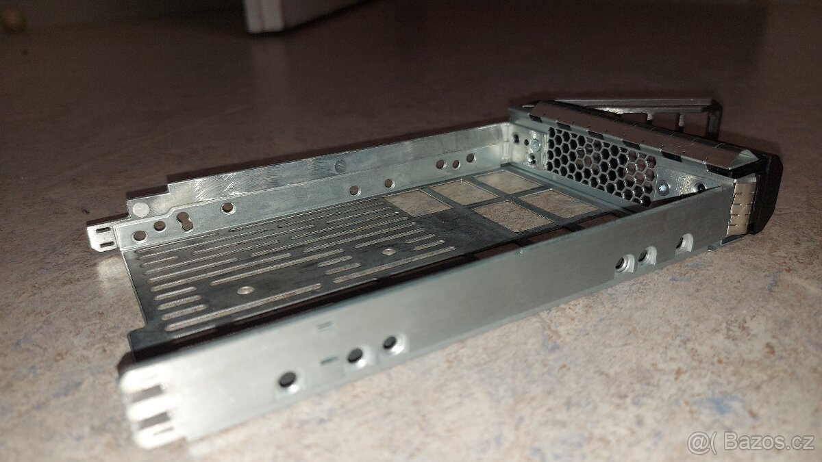 rámeček na HDD pro server