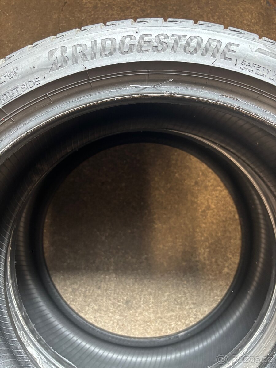 225/40 R19 Bridgestone, letní pneumatiky - 2 ks