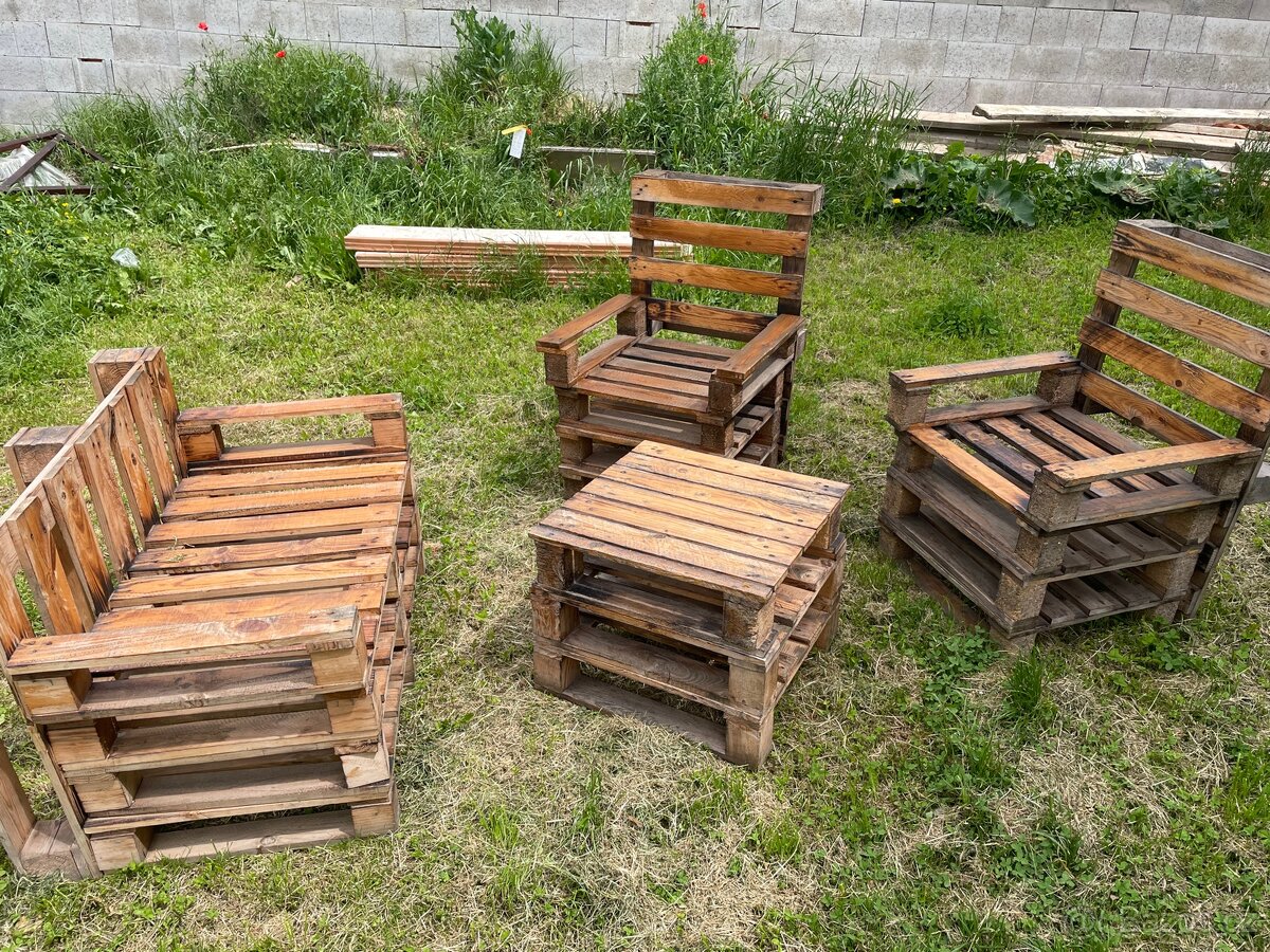 Paletové posezení