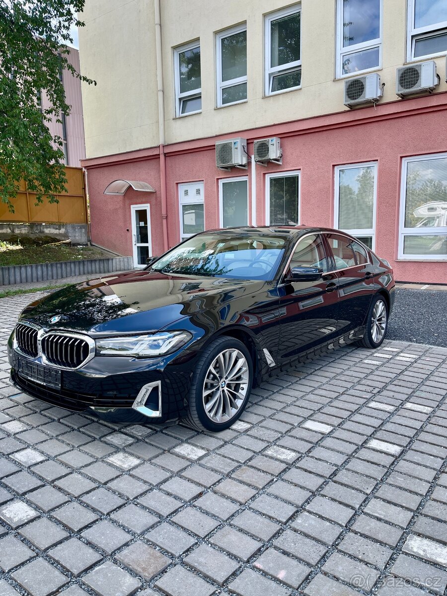BMW G30 FL 530e/215kw, Luxury Line, pěkný vůz