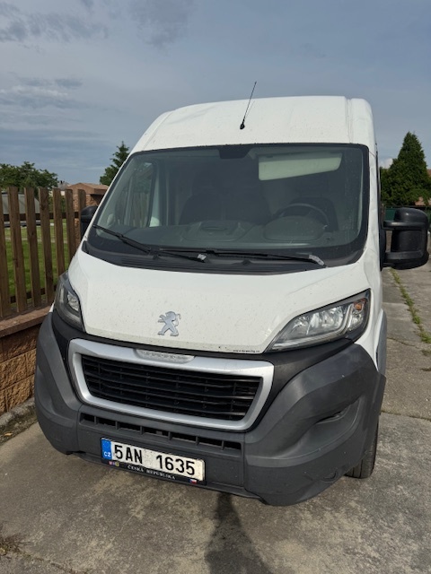 Automobil Peugeot BOXER