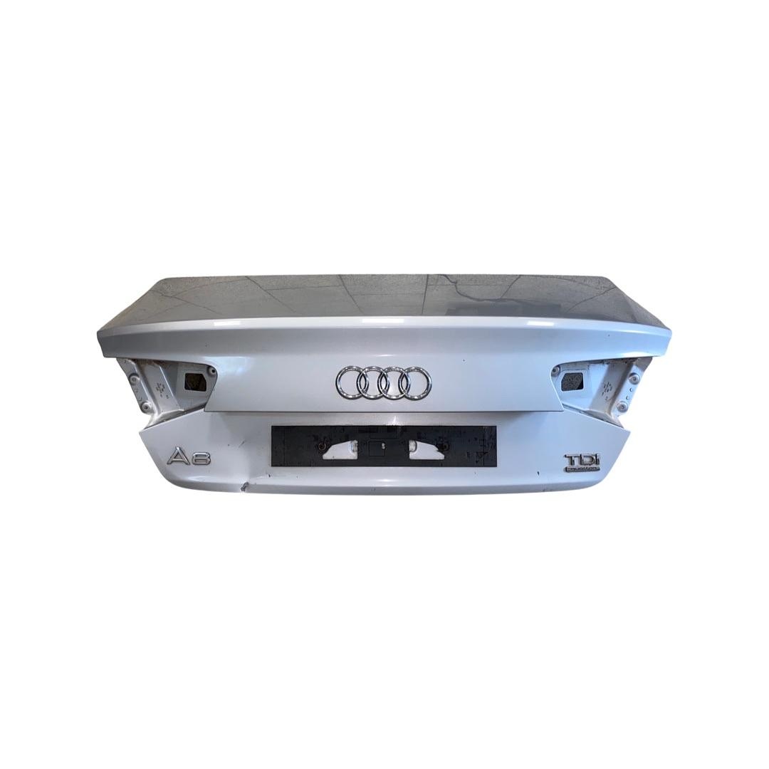 Páté dveře stříbrná LX7W Audi A8 4H D4 sedan r.v. 2010
