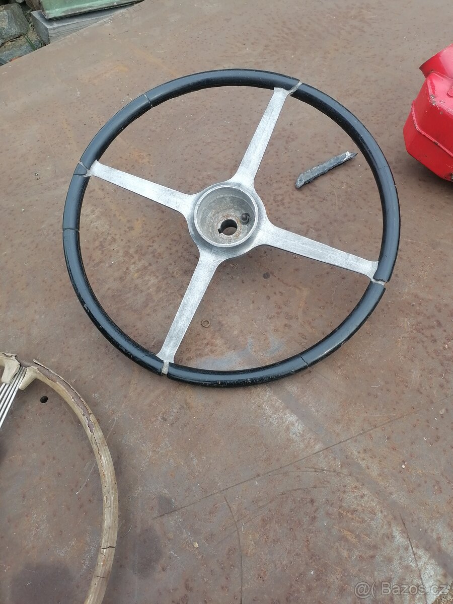 Volant asi na předválečný Mercedes