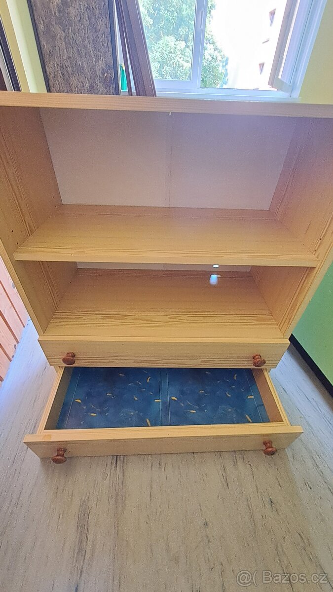 Kombinovaná skříňka regály a zásuvky