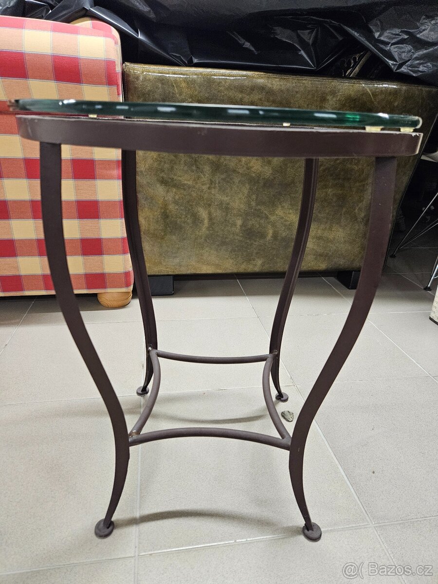 konferenční stoleček