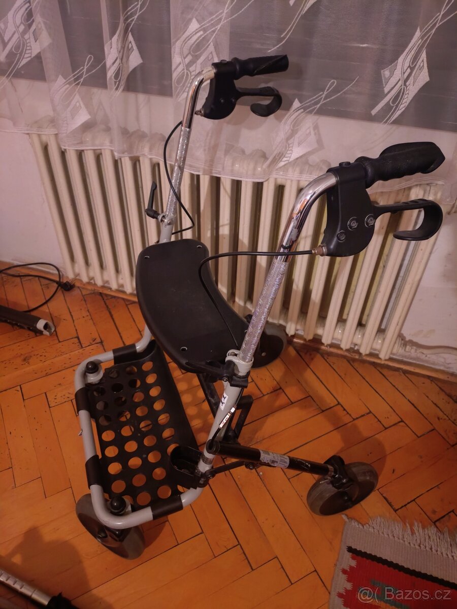 Prodám použité chodítko