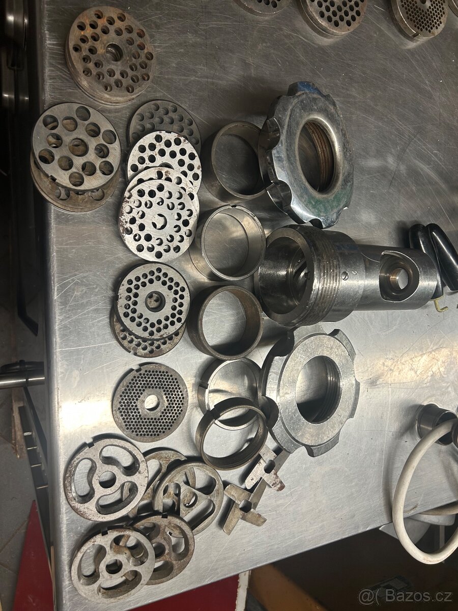 Řeznický vlček / mlýnek RM100 - díly