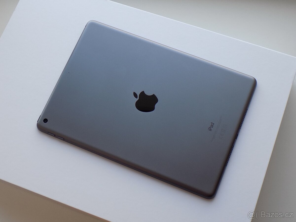 Apple iPad 10,2" (2021) 64GB Wi-Fi Vesmírně šedý - 100% BAT