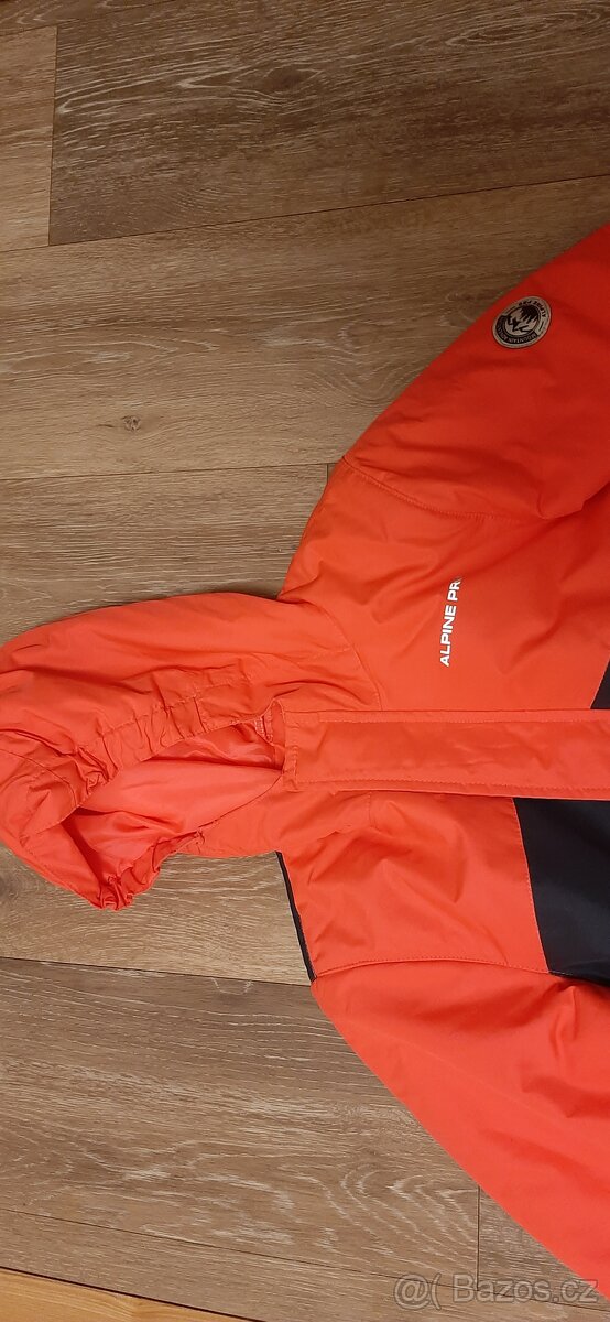 Krásná kombinéza Alpine pro 128/134