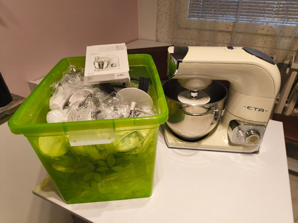 Kuchyňský robot Eta Gratus Storio s příslušenstvím jako nové