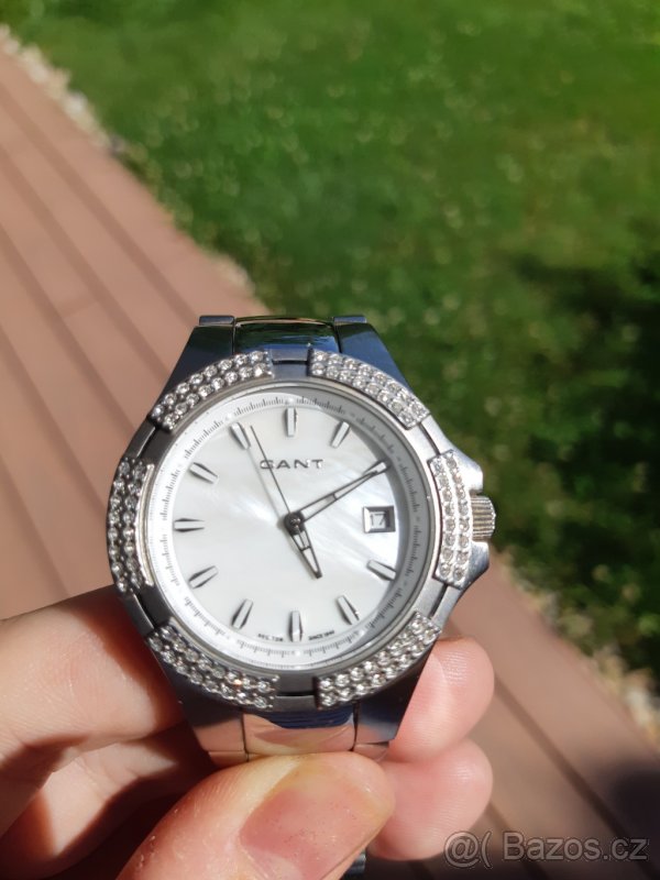 Hodinky Gant s pravou perletí a zirkony