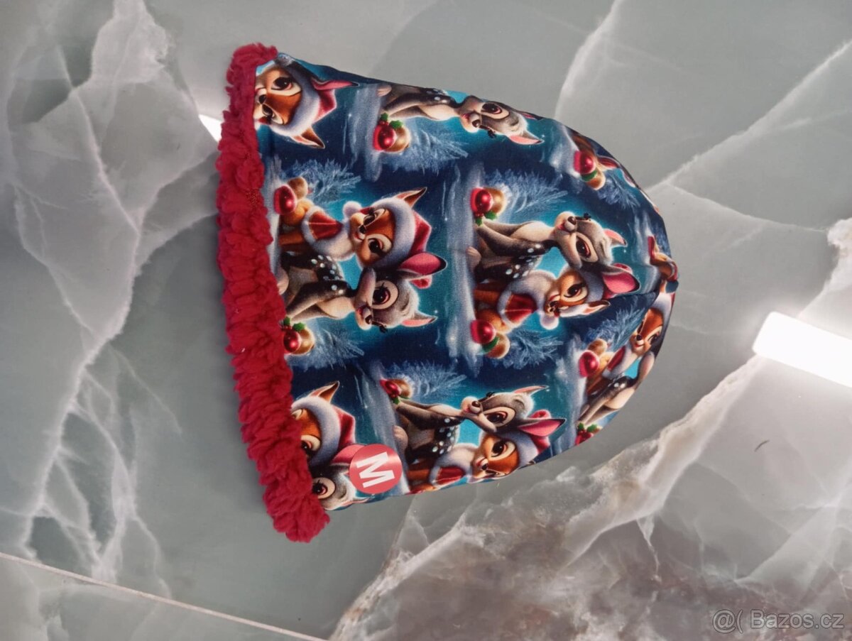 čepice s kolouškem s beránkem