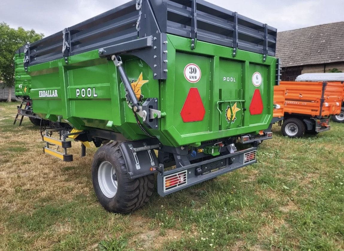 Vlek na traktor náves přívěs 8T