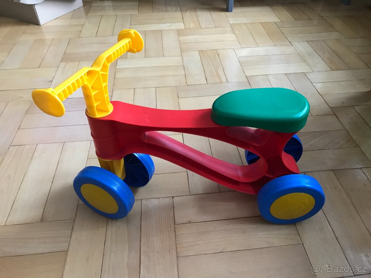 Plastové odrážedlo