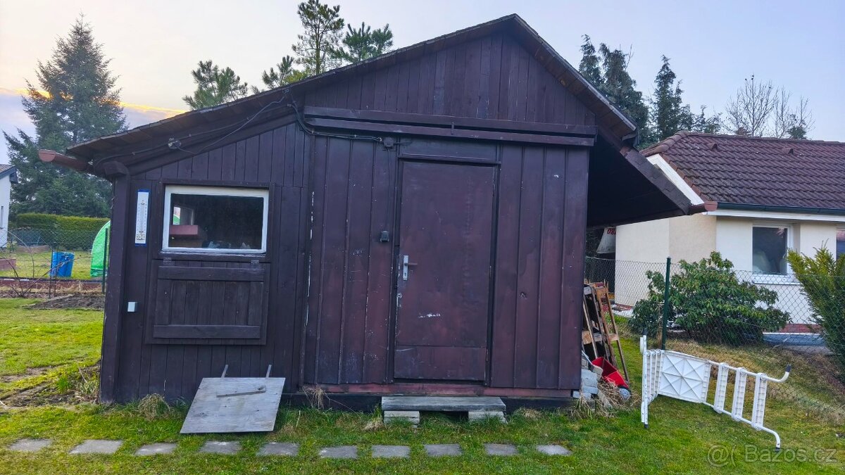 Daruji zahradní domek