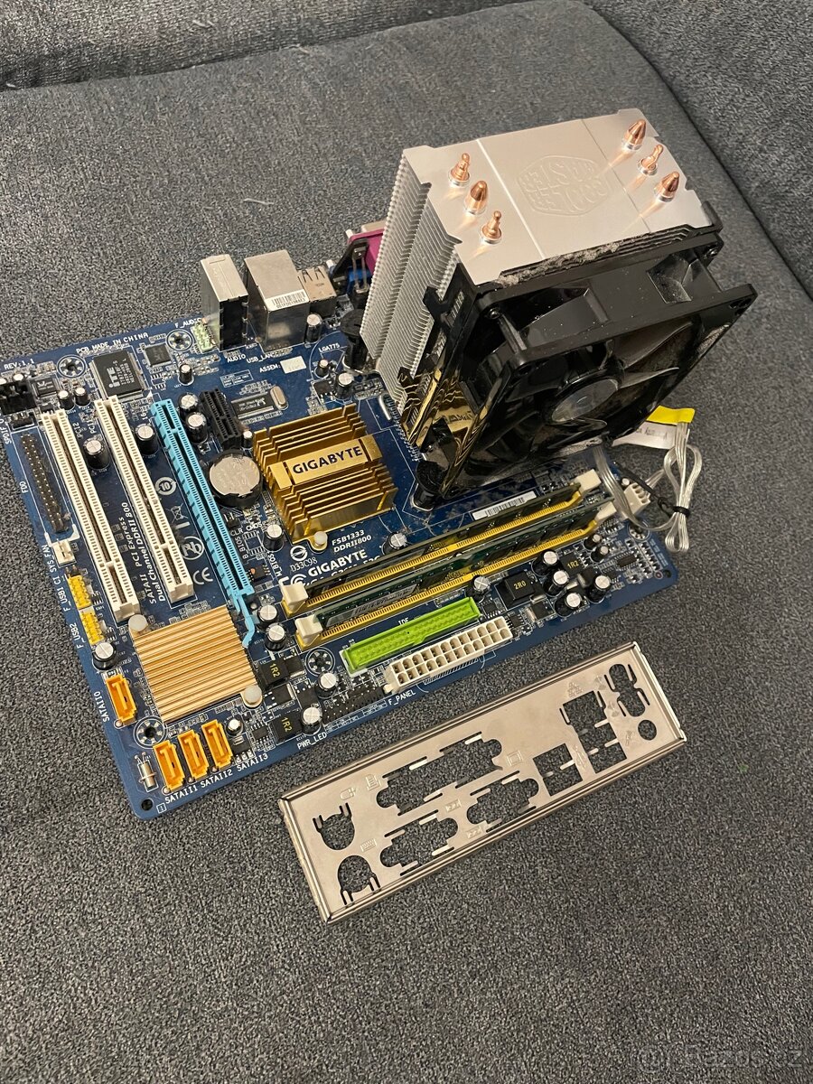 Core2Quad Q6600 + Gigabyte P31 + 4GB RAM DDR2